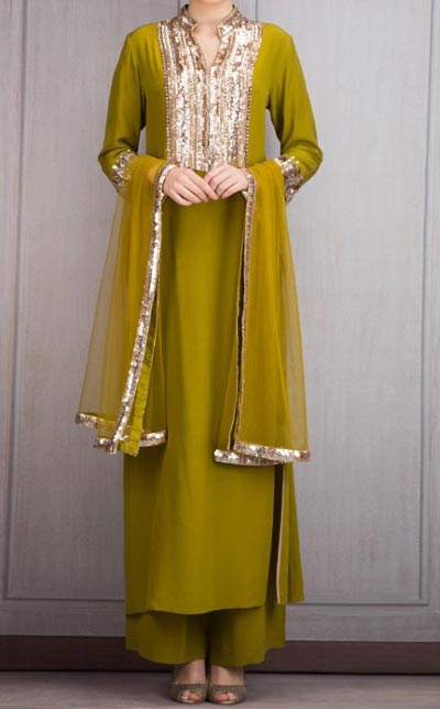 Simple Manish Malhotra Dresses Designs 2016 Long Salwar Kameez Suit Winter Collection