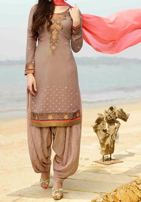 latest fashion trends in ladies suits