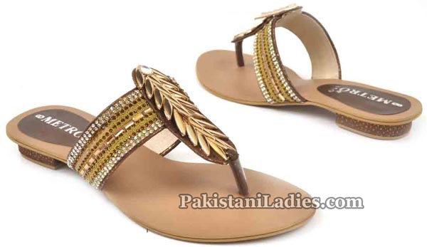 Metro Shoes Flat Chappals Slippers Designs 2016 2017 Prices PKR-1995