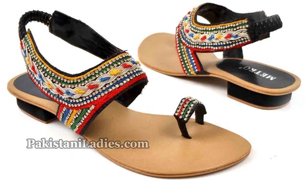 Metro Shoes Summer and Eid Collection 2016 with Prices Sandals for women PKR-2595